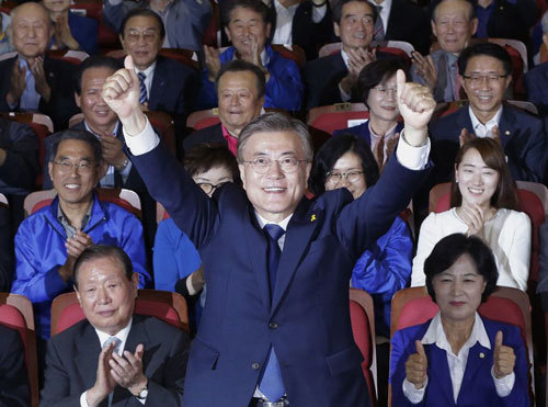 Ông Moon Jae In tuyên bố thắng cử Tổng thống Hàn Quốc. 