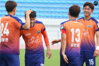 BHL Gangwon: Lương Xuân Trường sẽ đá chính ở trận đấu tới của Gangwon