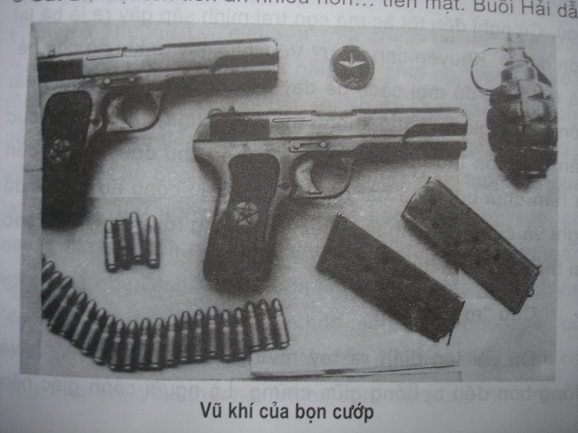 Vũ khí nóng được băng cướp Phạm Văn Động sử dụng