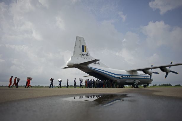Máy bay quân sự Myanmar mất tích