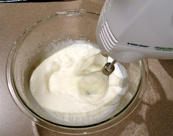 Cách làm kem sữa chua 7