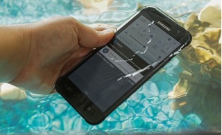 Tín đồ công nghệ rạo rực hóng tin về Samsung Galaxy S8 phiên bản “chày cối”