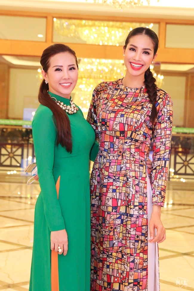 Hoa hậu Thu Hoài và Phạm Hương 01