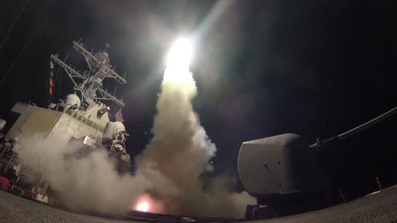Mỹ tấn công Syria bằng tên lửa hồi tháng 4. Ảnh: CNN