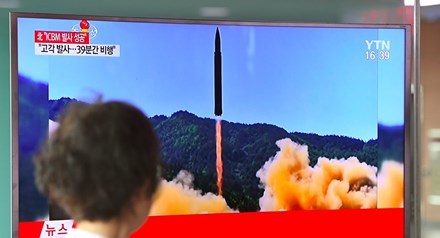 Hình ảnh về vụ thử tên lửa mới nhất do Triều Tiên công bố. Ảnh: Sputniknews