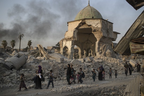 Thành cổ Mosul hoang toàn và đổ nát sau nhiều năm bị khủng bố chiếm giữ. Ảnh: The Atlantic