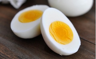 “Cứu tinh” cho các cặp vợ chồng hiếm muộn từ quả trứng gà quen thuộc