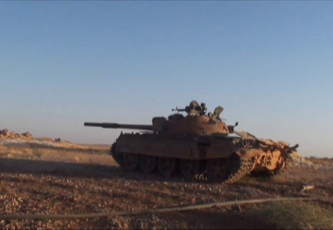 Xe tăng quân đội Syria ở tỉnh Hama. Ảnh: Almasdarnews