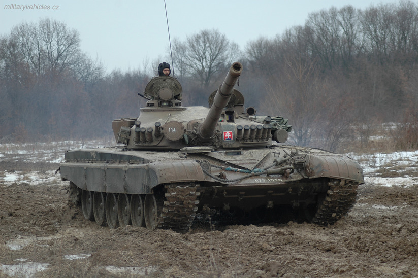 Một chiếc tăng T-72. Ảnh: Militaryvehicles