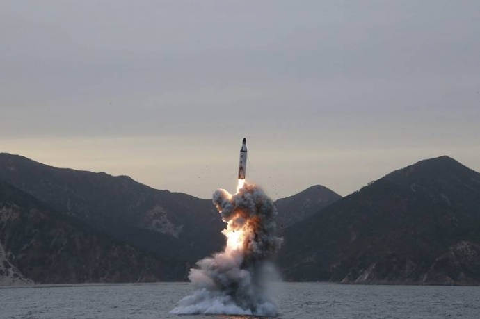 Phóng tên lửa từ tàu ngầm sẽ là bước tiến lớn với Triều Tiên. Ảnh: KCNA