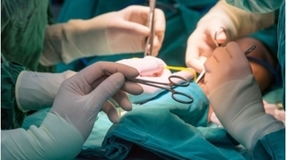Vụ thai phụ tử vong khi nâng ngực: Người thực hiện phẫu thuật là một nha sĩ