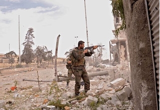 Dồn lực phản công vẫn thất bại, vùng kiểm soát của IS ở Syria ngày một co cụm