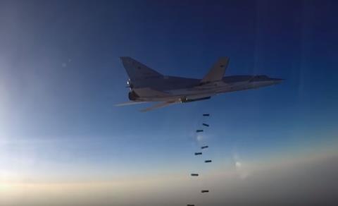 Máy bay Nga không kích yểm trợ quân đội Syria. Ảnh minh họa: RT