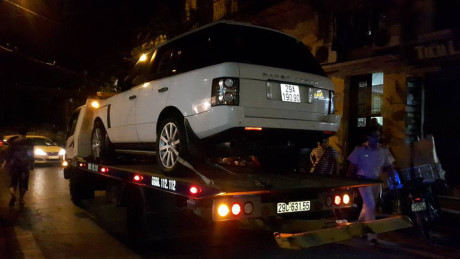 Range Rover gây tai nạn