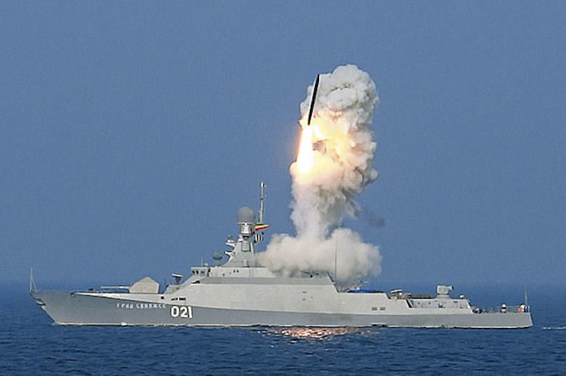 Tên lửa Kalibr được Nga phóng đi. Ảnh: RT