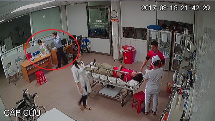 hành hung bác sĩ ở Nghệ An