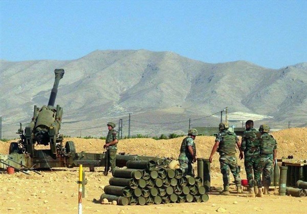 Pháo binh Syria cùng Hezbollah thiêu rụi căn cứ IS ở Tây Qalamoun. Ảnh: FNA