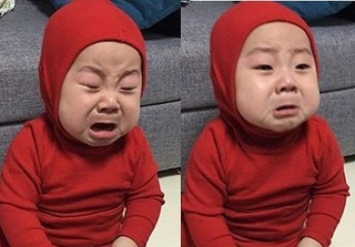 Bức ảnh bé trai khóc với biểu cảm cực đáng yêu hút hơn 50 nghìn like