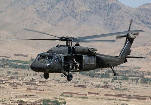 Trực thăng Mỹ bị nghi chở loạt chỉ huy IS trốn khỏi Deir Ezzur. Ảnh minh họa: AP