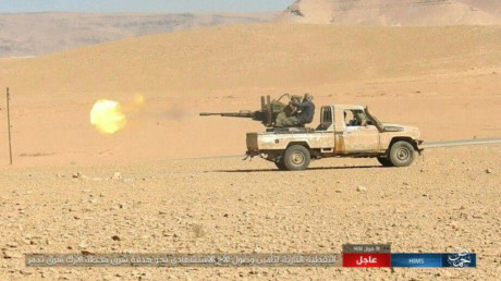 Quân đội Syria đang siết vòng vây IS ở sa mạc Hama. Ảnh: FNA