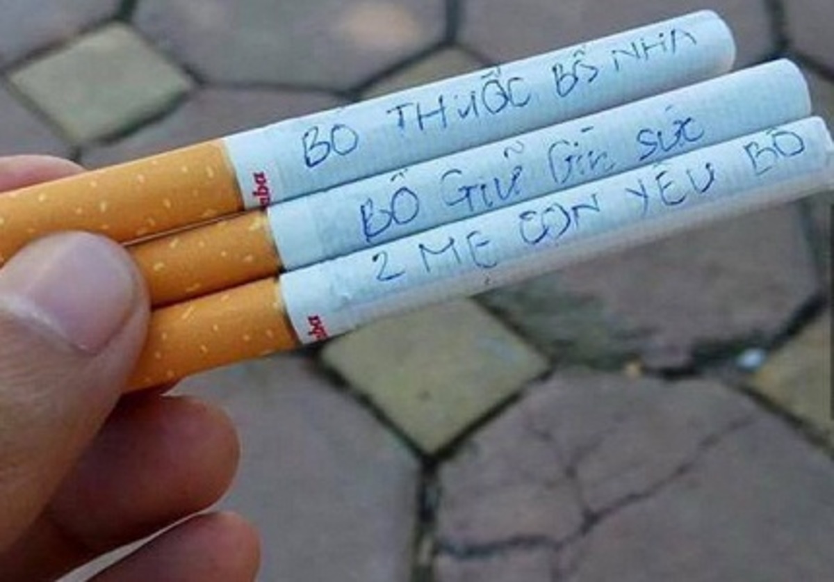 Con gái khuyên bố cai thuốc lá khiến dân mạng vô cùng thích thú