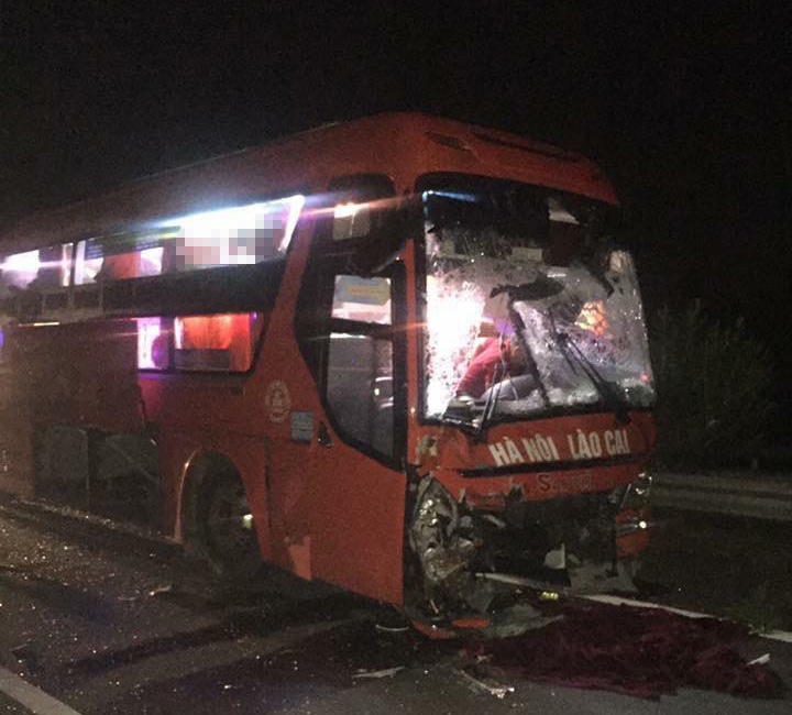 Vụ TNGT trên cao tốc Nội Bài - Lào Cai khiến 11 người bị thương 