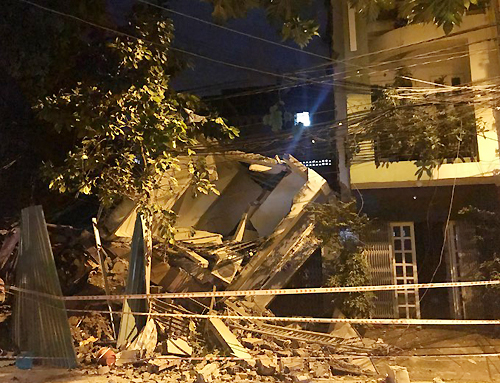 Sập nhà 3 tầng ở Sài Gòn 1