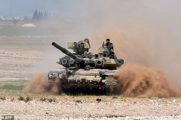 Quân đội Syria chỉ còn cách thành phố Deir Ezzor 18 km. Ảnh: AFP