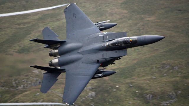 Mỹ đã điều 7 máy bay chiến đấu F-15 tới Baltic. Ảnh: AP
