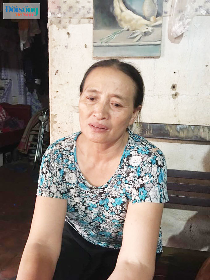 Bà Nguyễn Thị Minh chia sẻ với phóng viên