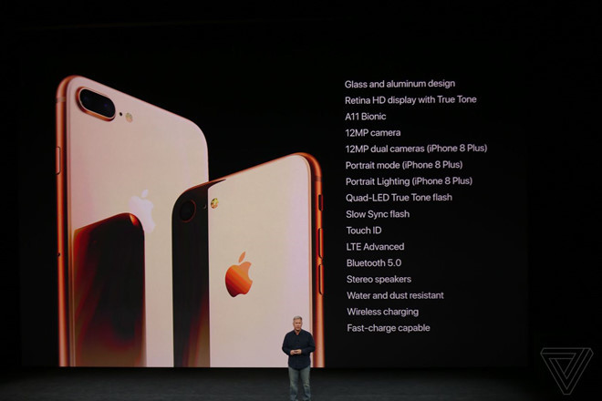 Điện thoại iPhone 8 và 8 Plus ra mắt với diện mạo mới so với các đời trước. Ảnh: The Verge