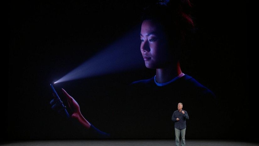 Apple không cho rằng màn ra mắt Face ID bị thất bại. Ảnh: AP