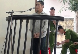 Quảng Nam: Người phụ nữ tâm thần bị gã thợ hồ chở vào rừng keo hãm hiếp