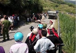 Hà Giang: Ba mẹ con tử vong thương tâm dưới gầm xe tải