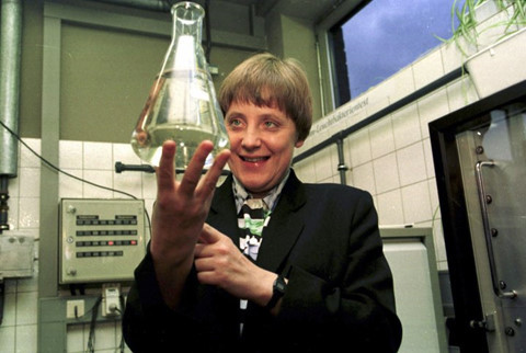 Thủ tướng Đức Angela Merkel vốn là một tiến sỹ hóa học lượng tử. Ảnh: Time