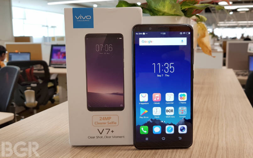 Điện thoại Vivo V7 Plus với khung viền máy được bo tròn mền mại. Ảnh: BGR