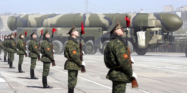 Topol-M là tổ hợp tên lửa đạn đạo xuyên lục địa đầu đạn đơn của Nga. Ảnh: Sputnik