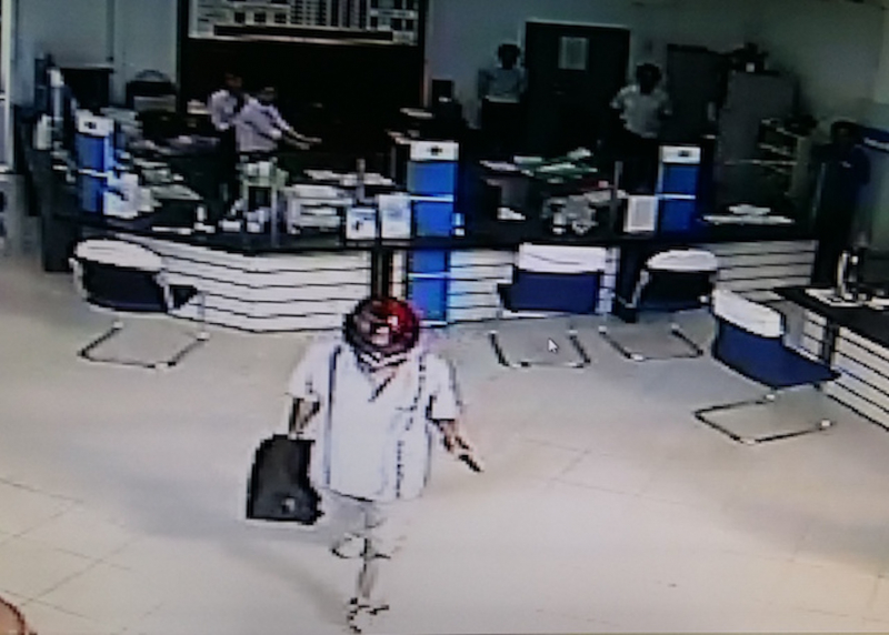 cướp ngân hàng ở Vĩnh Long, nghi phạm cướp ngân hàng ở Vĩnh Long