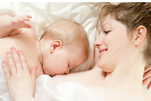 tư vấn những lợi ích của việc nuôi con bằng sữa mẹ