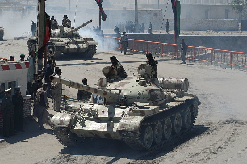Xe tăng T-62 đã tới hỗ trợ cho quân đội Syria. Ảnh minh họa: RT