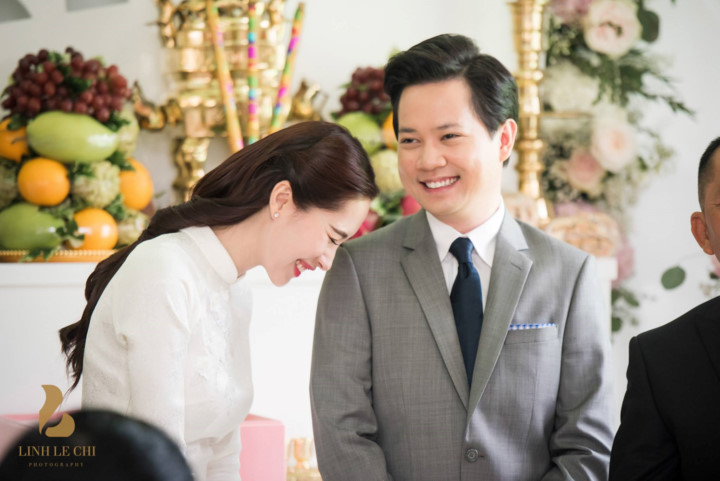 Hoa hậu Đặng Thu Thảo và chồng sắp cưới cười hạnh phúc trong lễ đính hôn 2