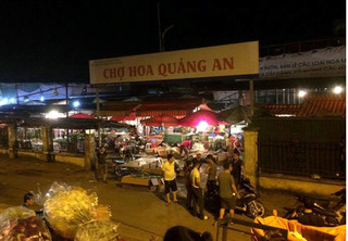 Hà Nội: Nam nhân viên bán hoa bị côn đồ đâm gục tại chỗ