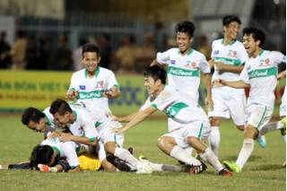 CLB Hoàng Anh Gia Lai có HLV mới từng dự World Cup