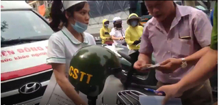 Sự thật việc xử phạt xe cứu thương đang chở bệnh nhân ở Hà Nội là gì?
