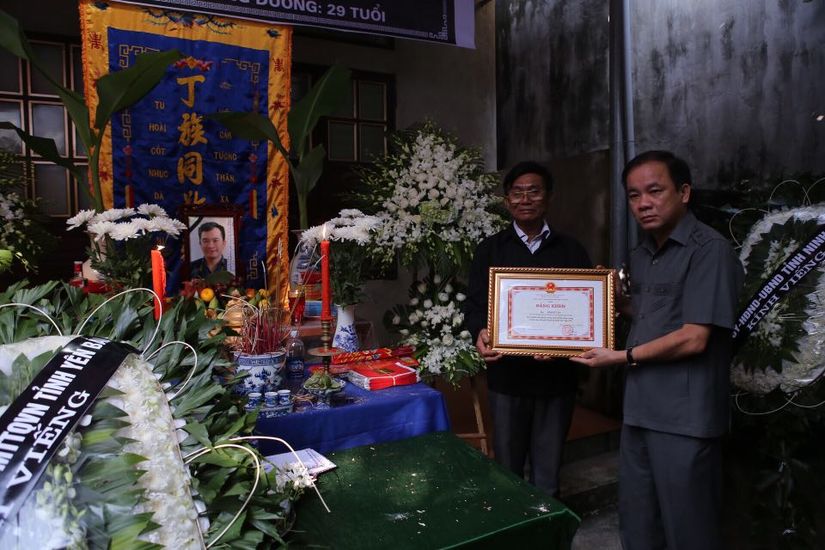 Lễ tang phóng viên Đinh Hữu Dư được tổ chức vào sáng nay 1