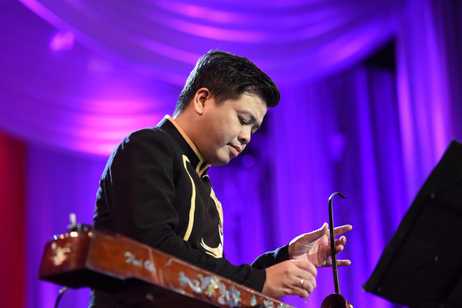Liveshow ca sĩ Đăng Dương liều lĩnh với tiền tỷ đầu tiên