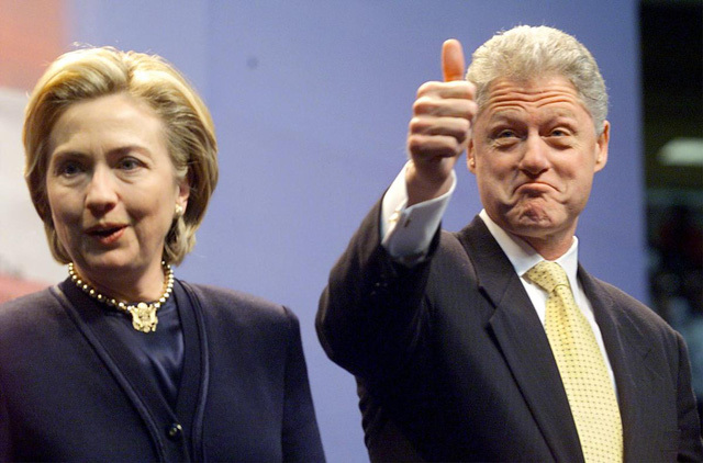Cựu Tổng thống Mỹ Bill Clinton và bà Hillary được cho là đang rạn vỡ. Ảnh: AP