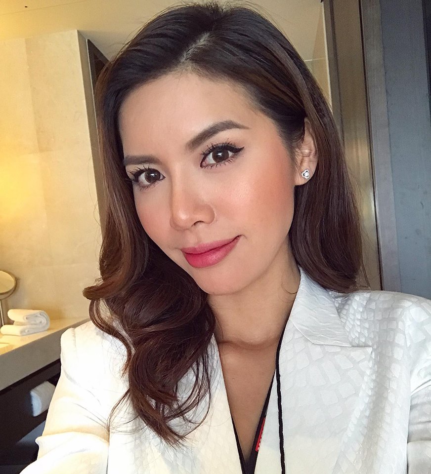 Người mẫu Minh Tú xinh đẹp rạng rỡ bên các sao Hollywood