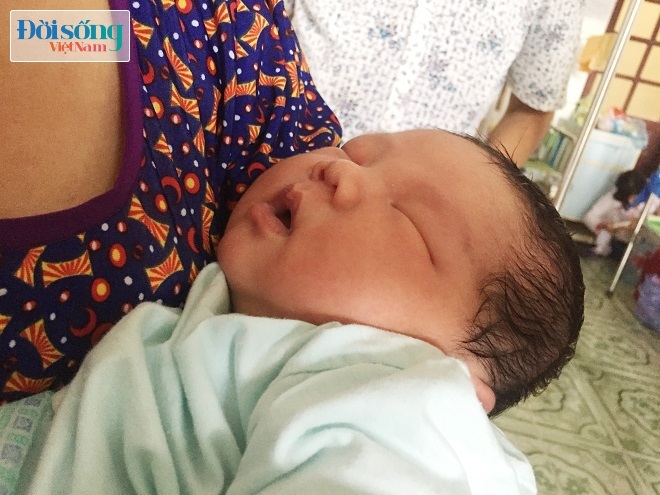 Bé trai sơ sinh nặng 7,1kg ở Vĩnh Phúc