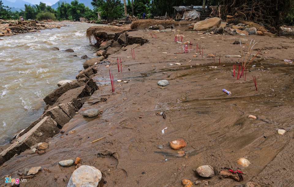 Cảnh tang thương đau đến thắt lòng sau mưa lũ ở Yên Bái, nhiều người đã tử vong
